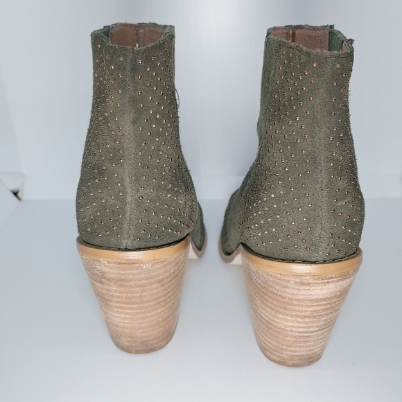 Anthropologie Olive Green Mini Gold Studded Suede Heeled Booties Sz 8 Modern - Picture 6 of 15